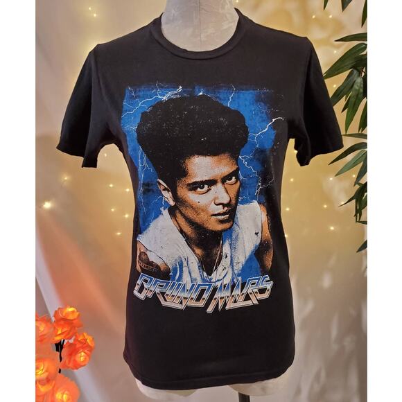 Bruno Mars Women's S Moonshine Jungle Tour Black Concert Short Sleeve T-Shirt - Picture 1 of 11